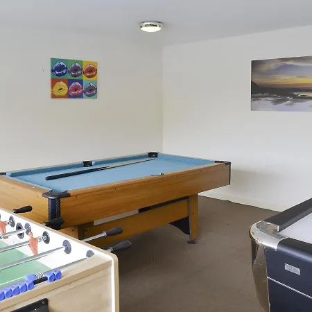 Cockle Cabin- 25064 Holiday home