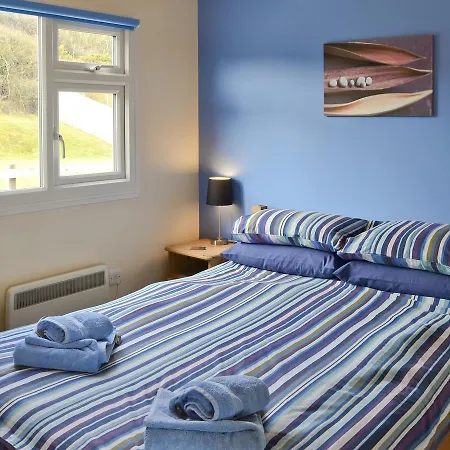 Cockle Cabin- 25064 Filey